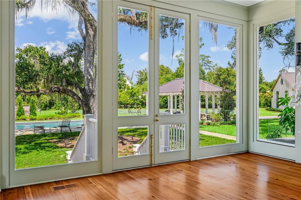 622 S AMERICA Street