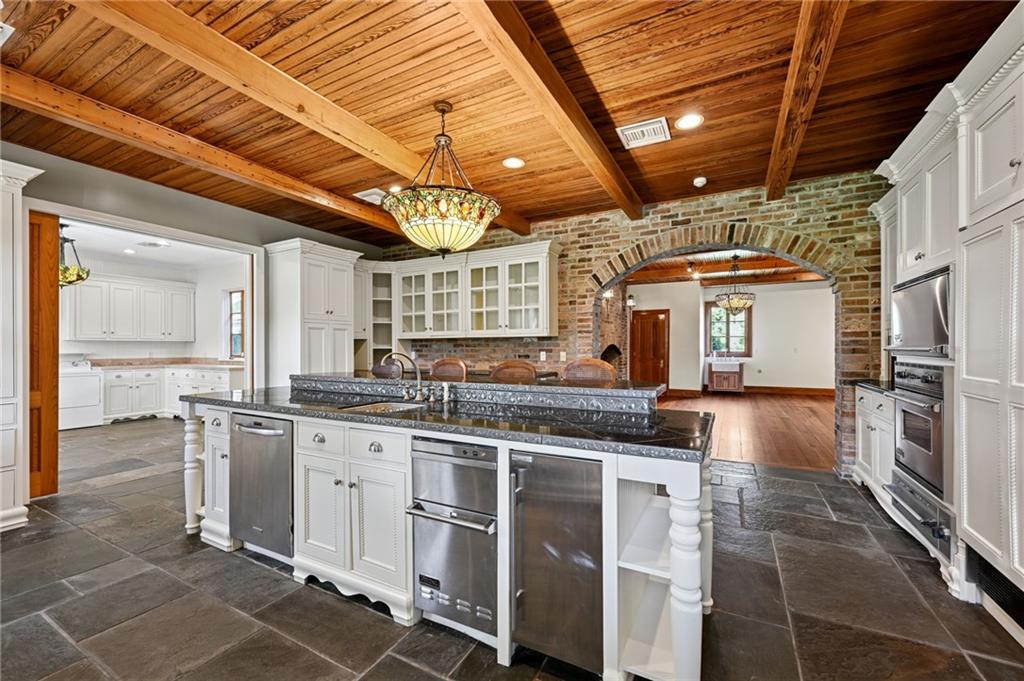 1218 FOUNDERS Drive