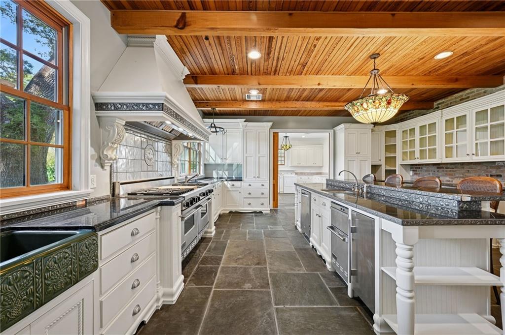 1218 FOUNDERS Drive
