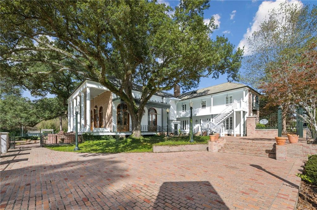 1218 FOUNDERS Drive