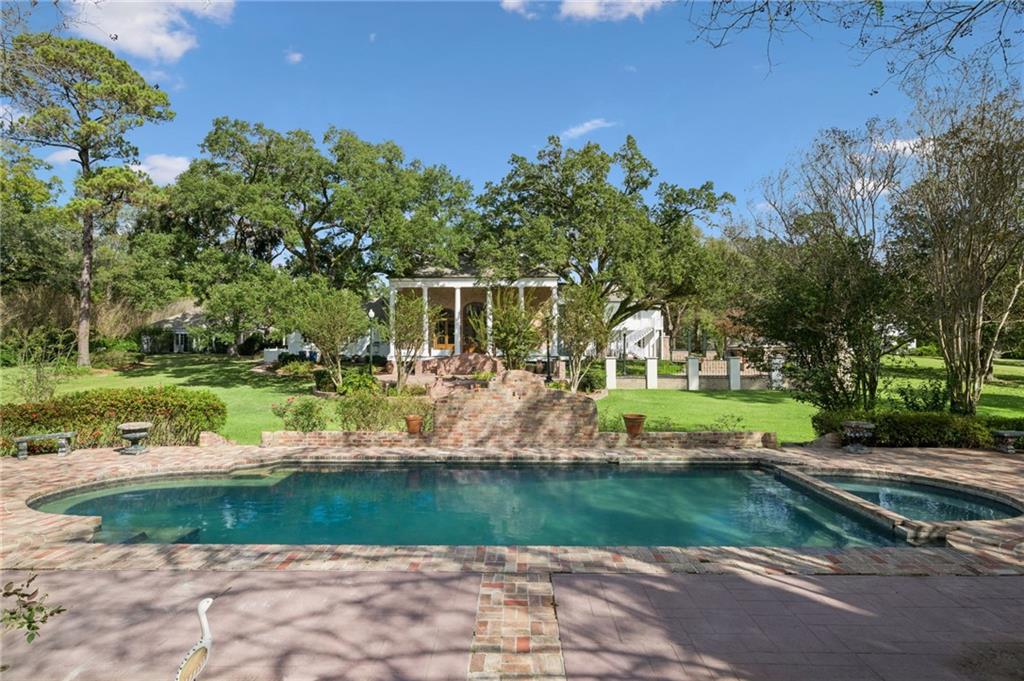 1218 FOUNDERS Drive