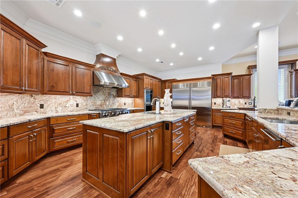 500 OAK TREE Court
