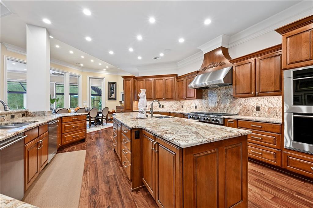 500 OAK TREE Court