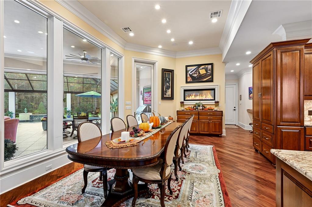 500 OAK TREE Court