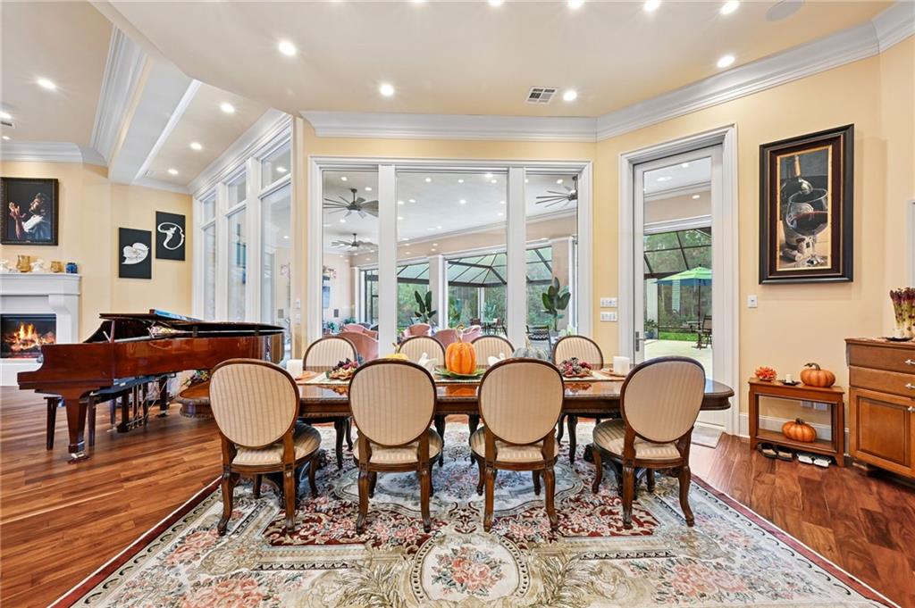 500 OAK TREE Court