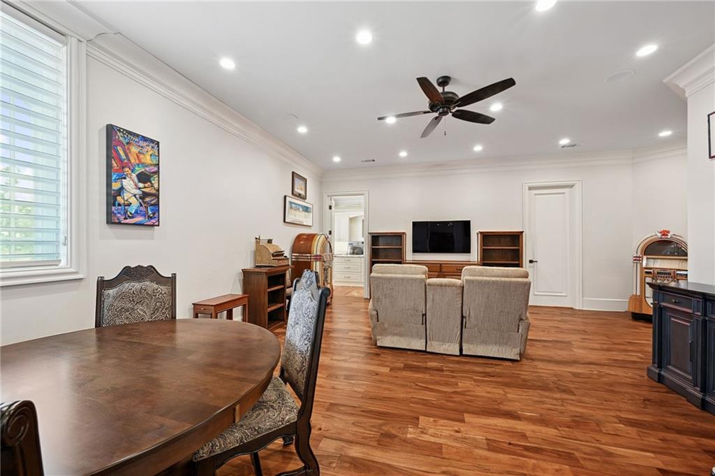 500 OAK TREE Court