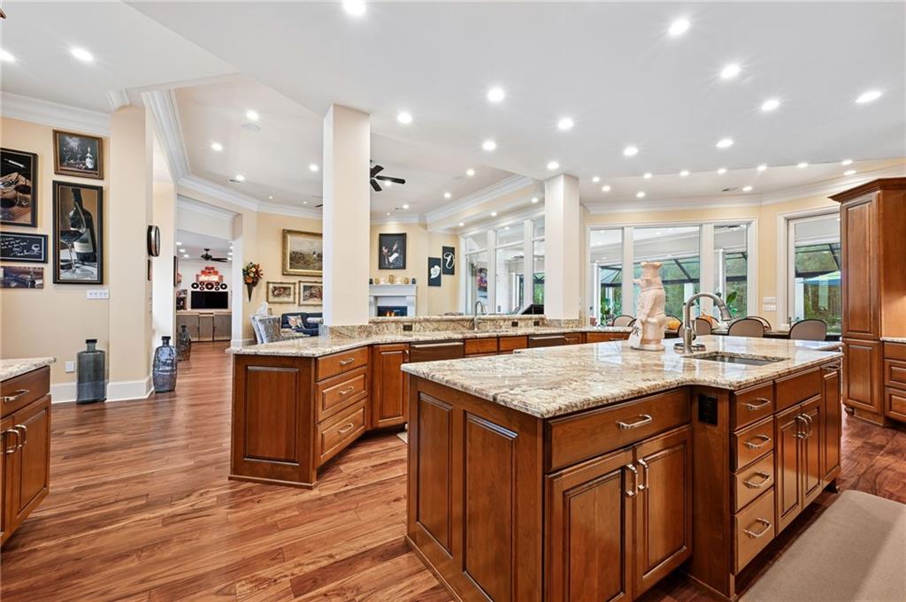 500 OAK TREE Court