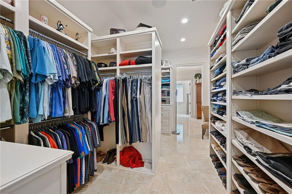 500 OAK TREE Court