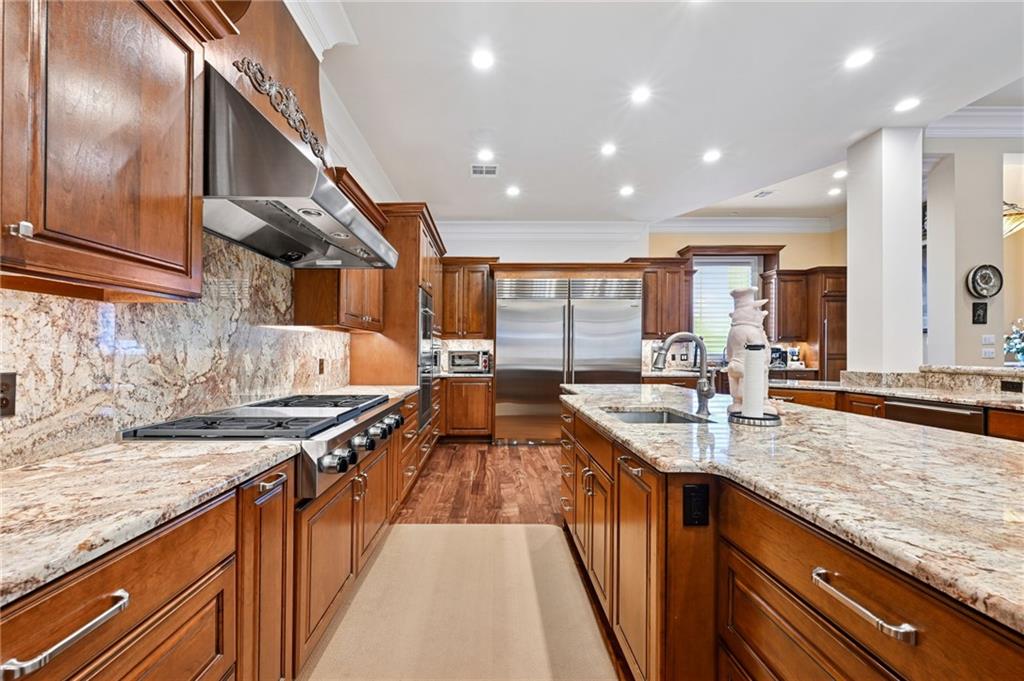500 OAK TREE Court