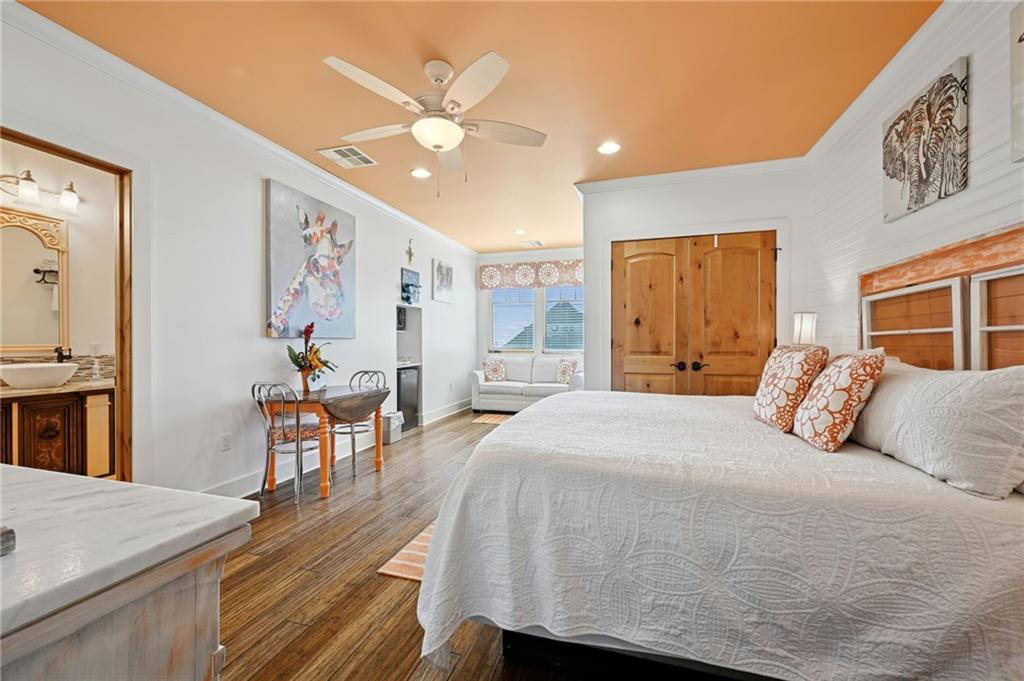 124 LAFITTE ST Street