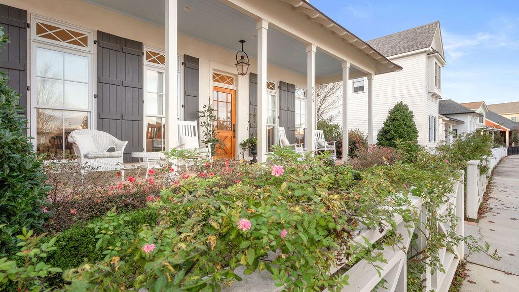 909 TEZCUCCO Court