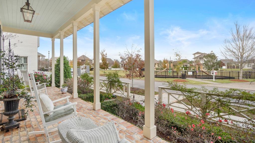 909 TEZCUCCO Court