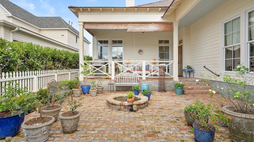 909 TEZCUCCO Court