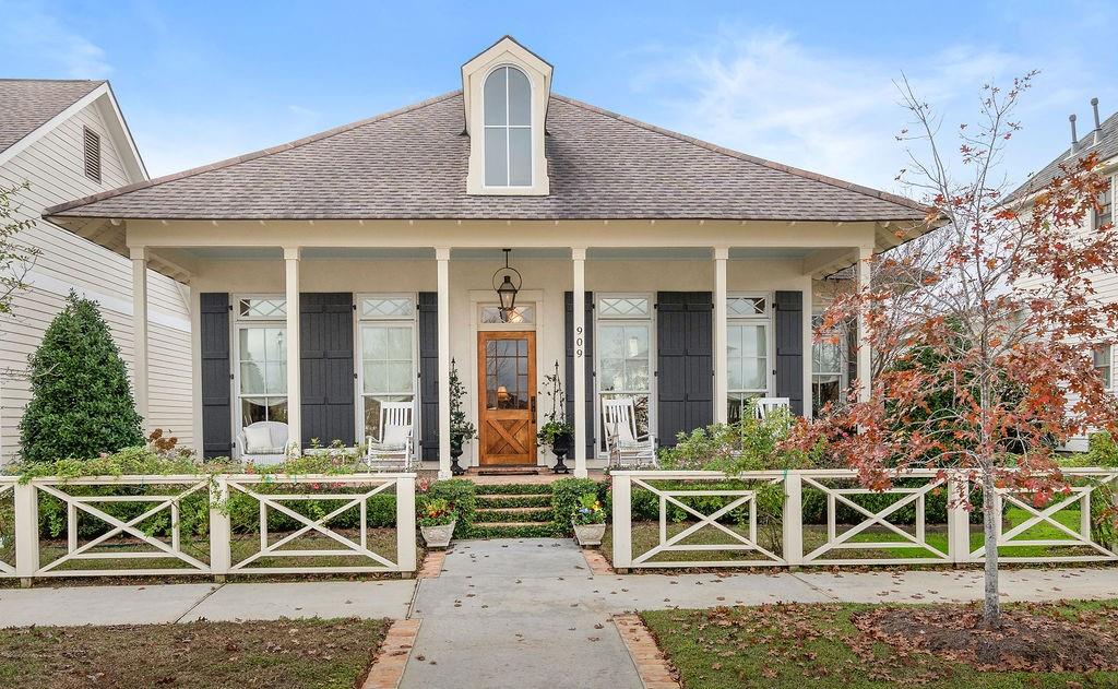 909 TEZCUCCO Court