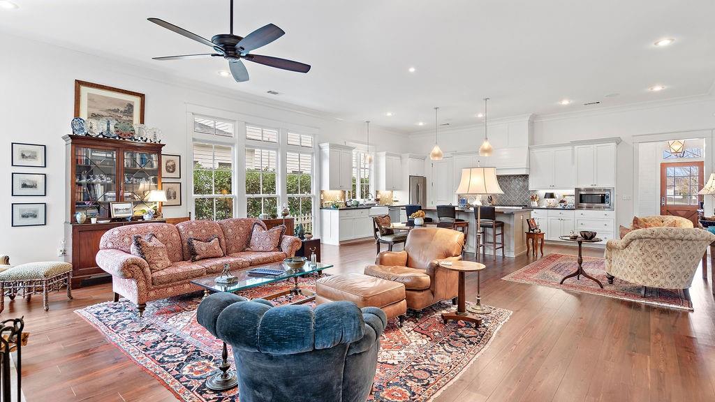 909 TEZCUCCO Court