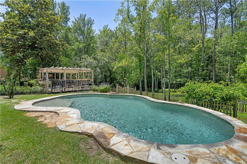 125 BENT TREE Court