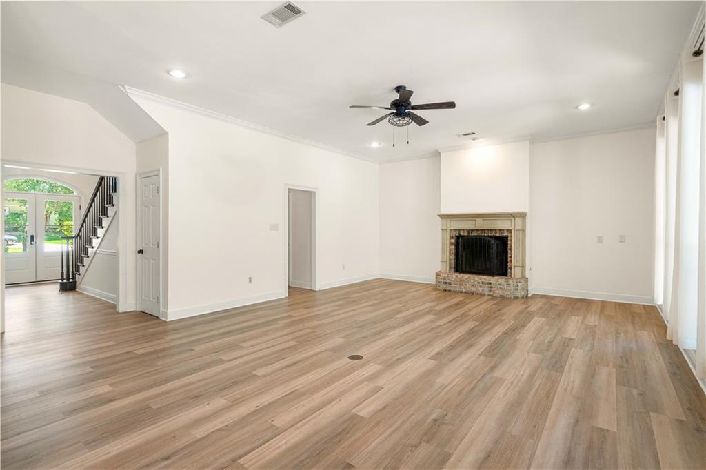 125 BENT TREE Court