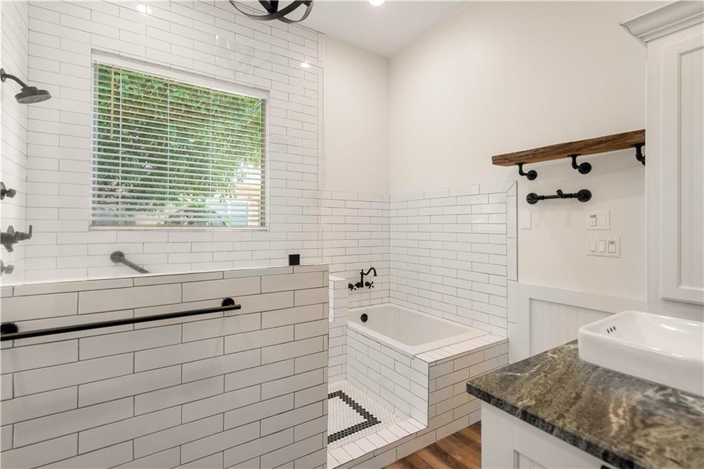 125 BENT TREE Court