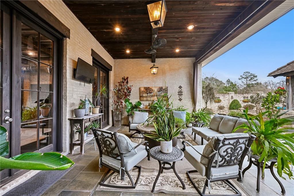 500 TALLOW TREE Drive