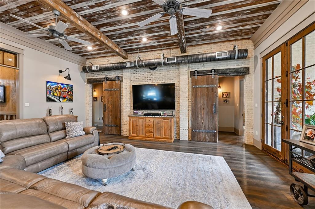 500 TALLOW TREE Drive