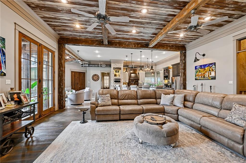 500 TALLOW TREE Drive