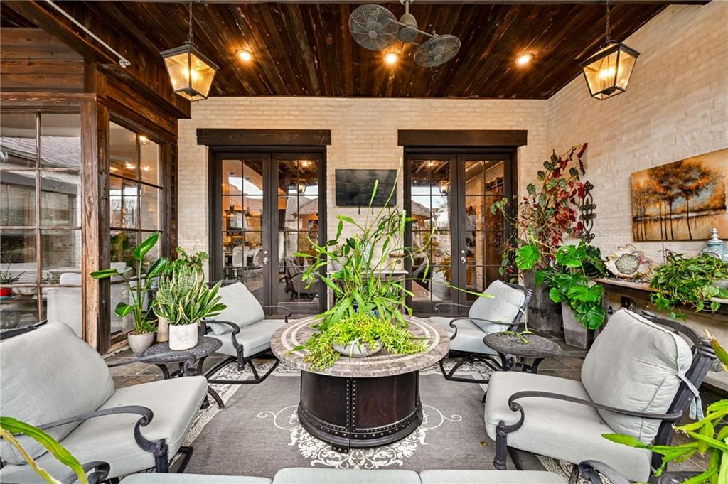 500 TALLOW TREE Drive