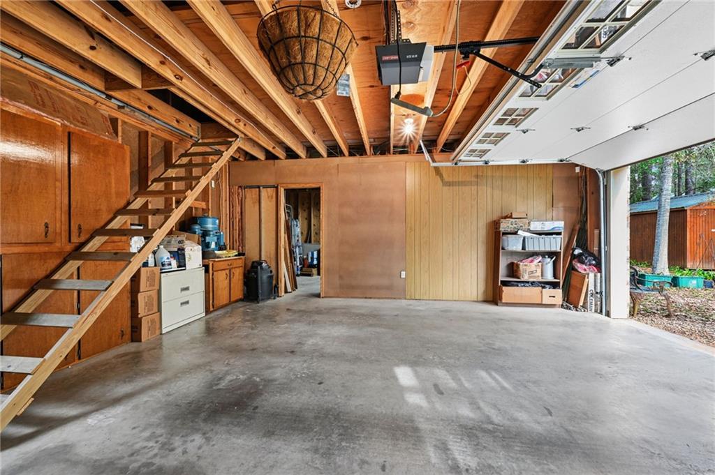 33 ELIZABETH Drive