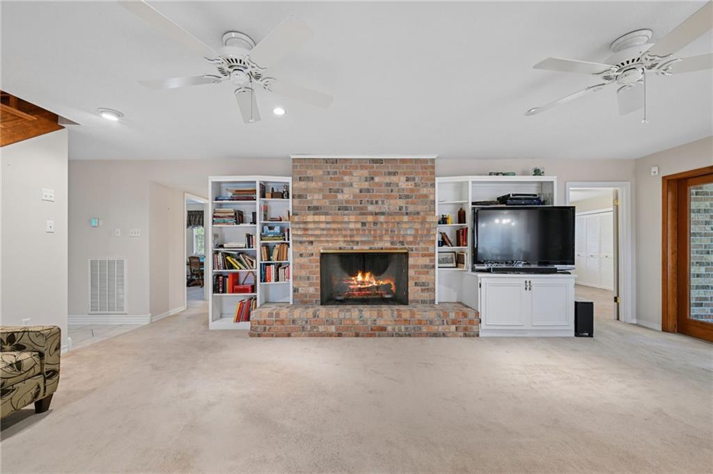33 ELIZABETH Drive
