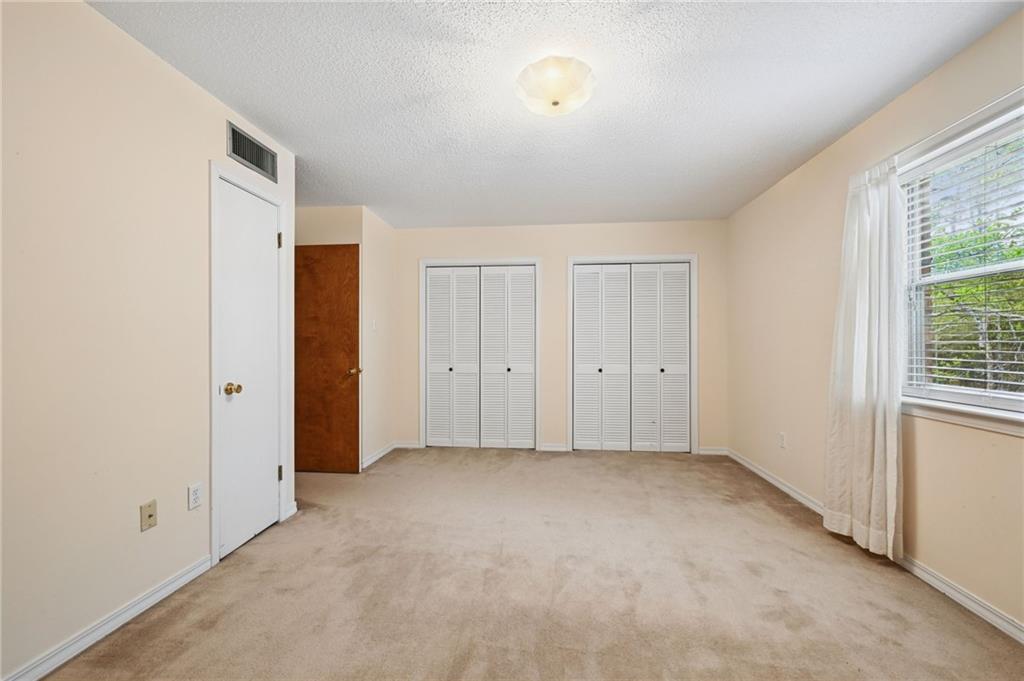 33 ELIZABETH Drive