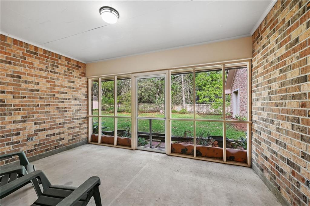 33 ELIZABETH Drive