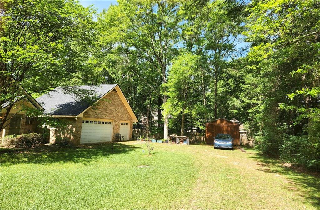 33 ELIZABETH Drive