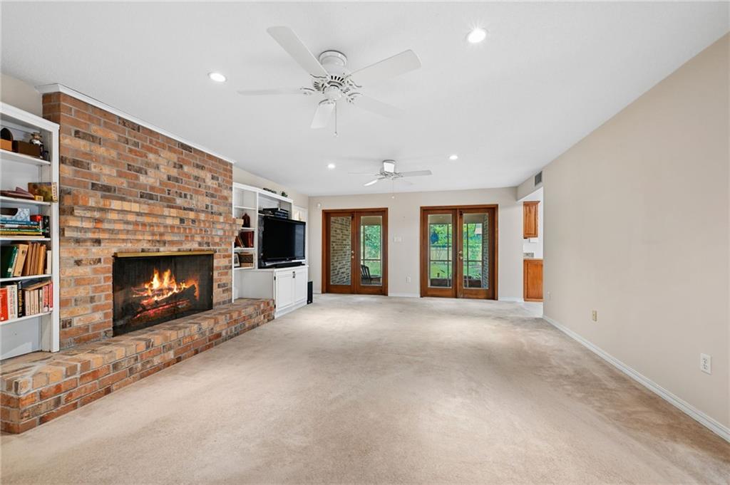 33 ELIZABETH Drive