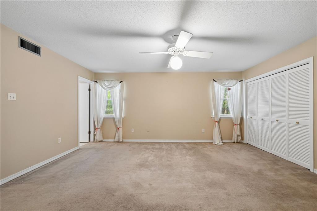 33 ELIZABETH Drive