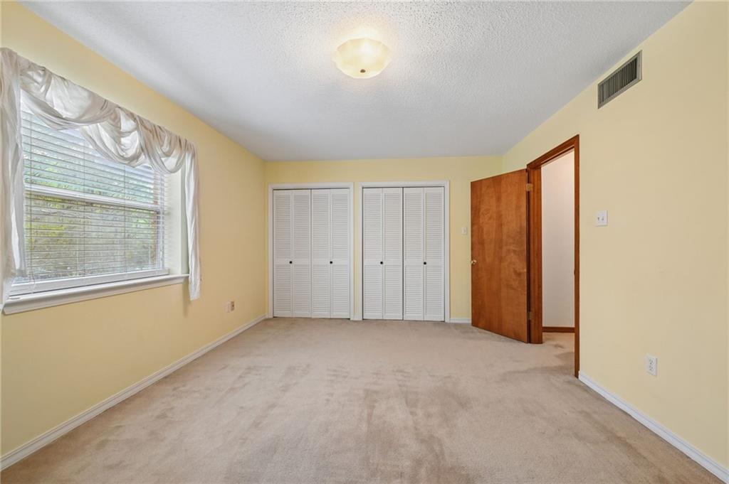 33 ELIZABETH Drive