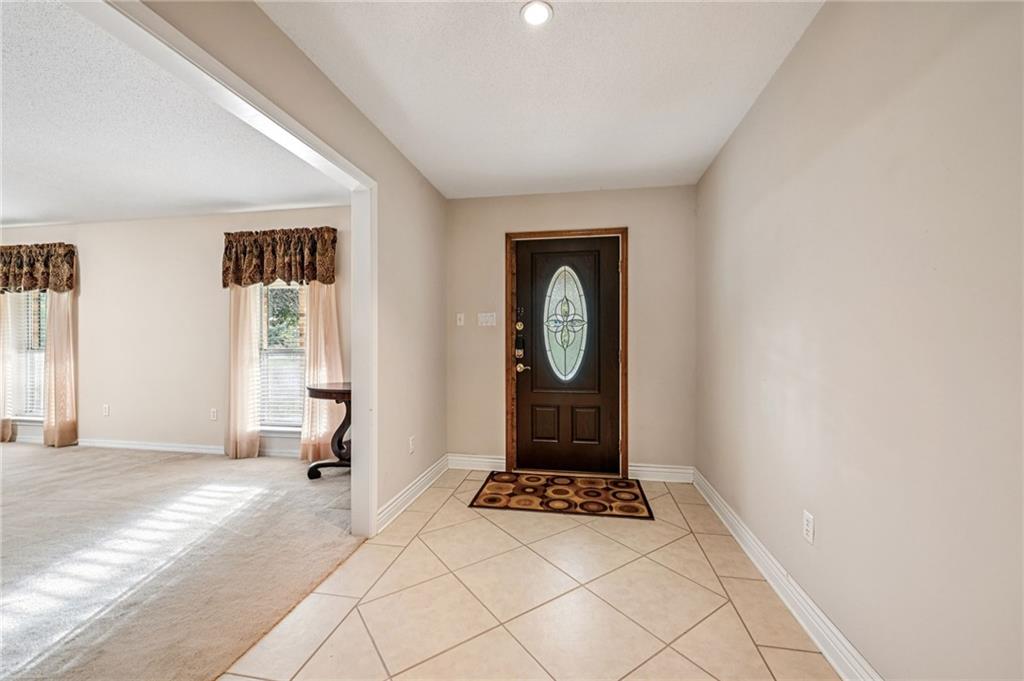 33 ELIZABETH Drive