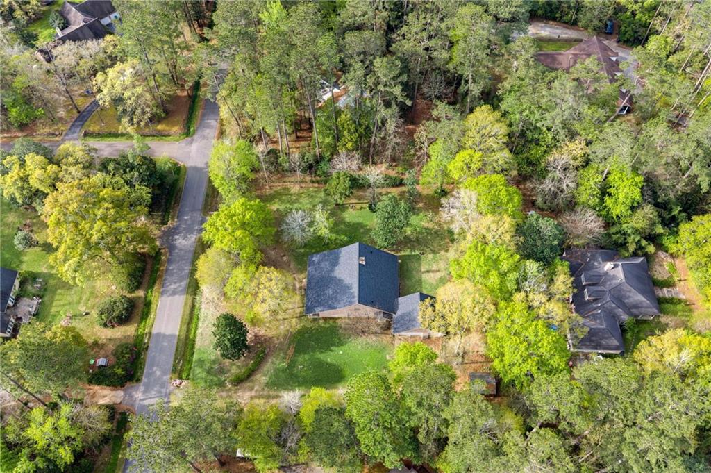 33 ELIZABETH Drive