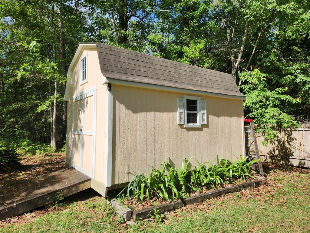 33 ELIZABETH Drive