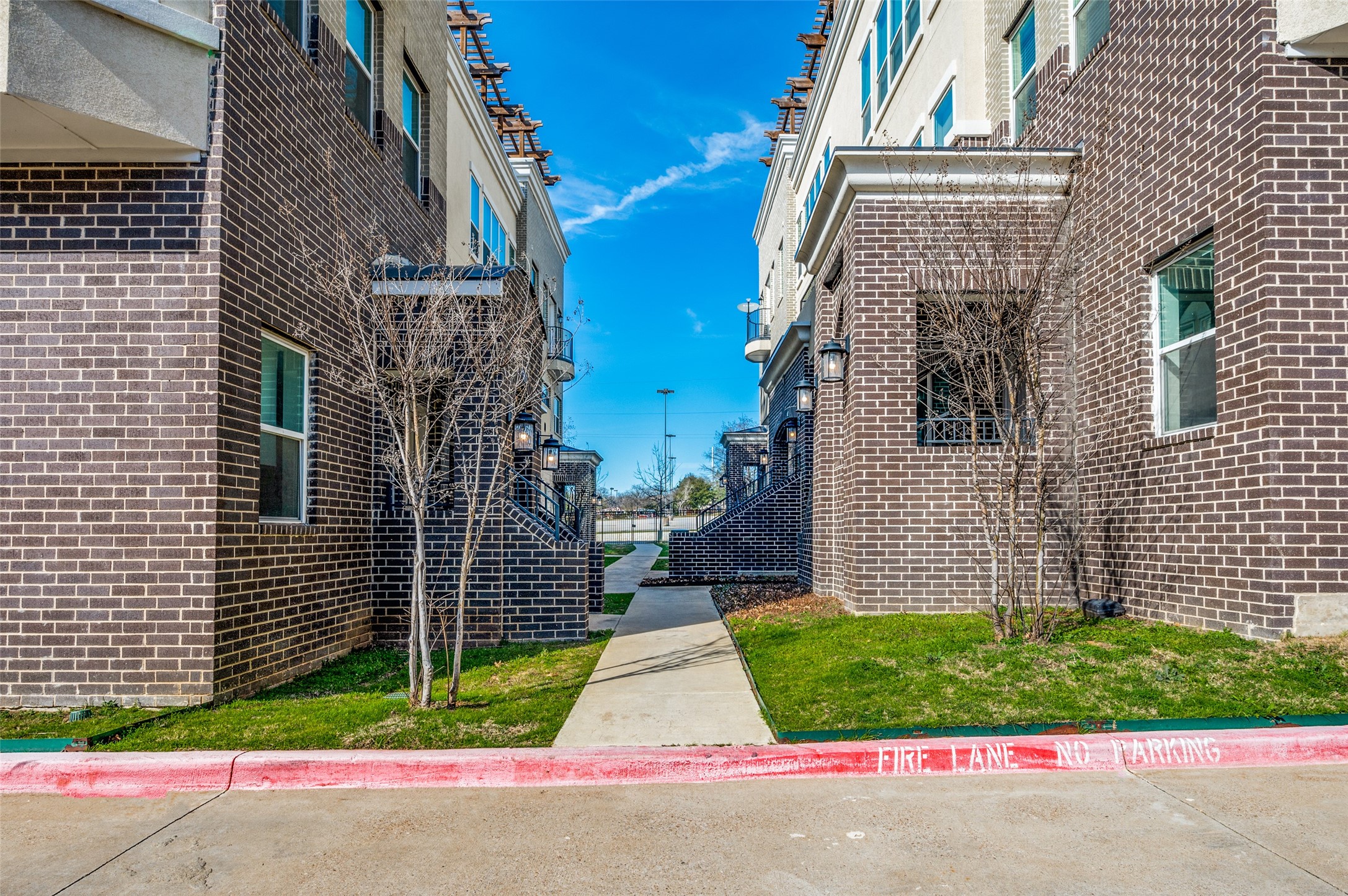 1211 Beaconsfield Lane 601