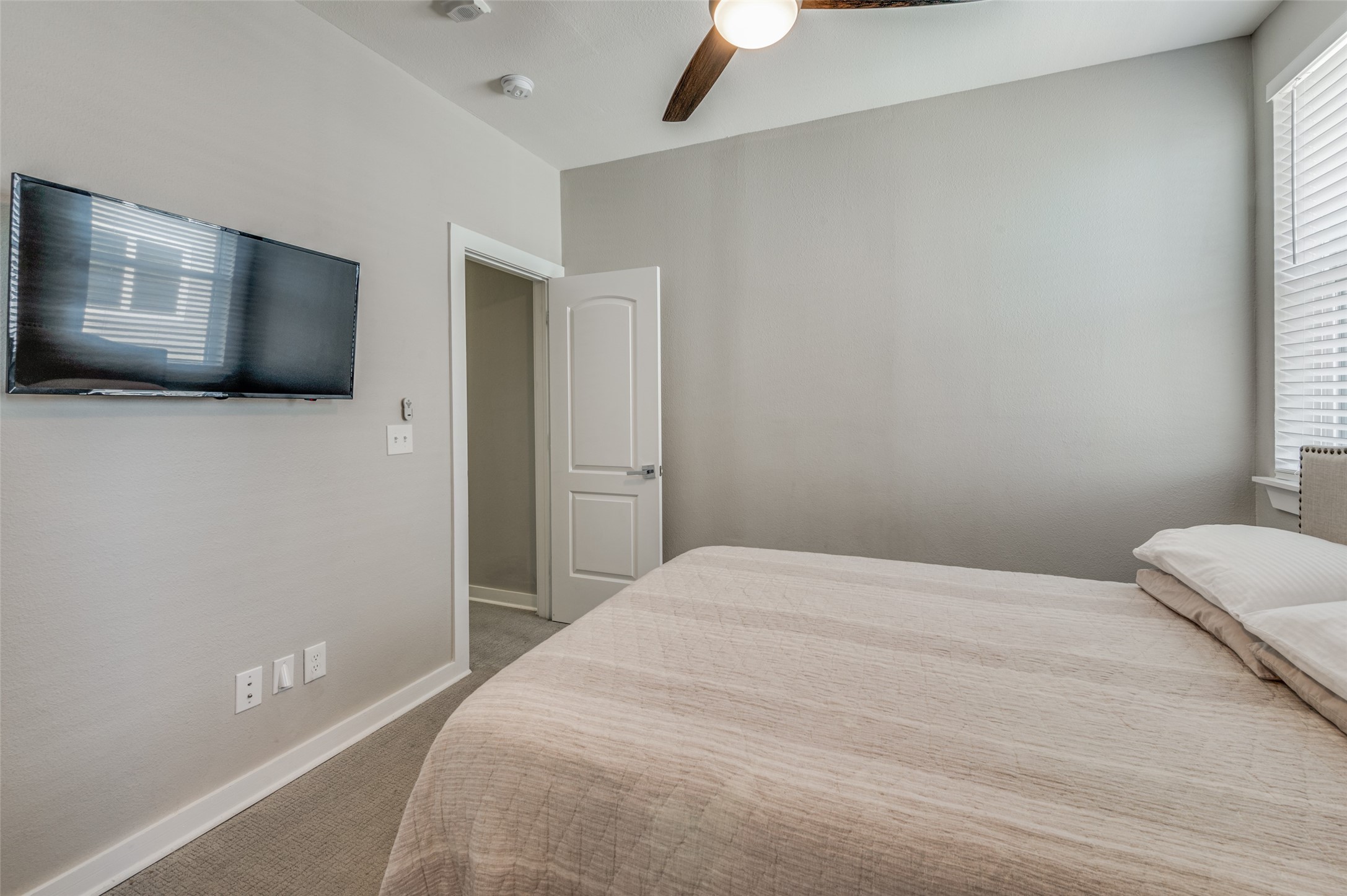 1211 Beaconsfield Lane 601