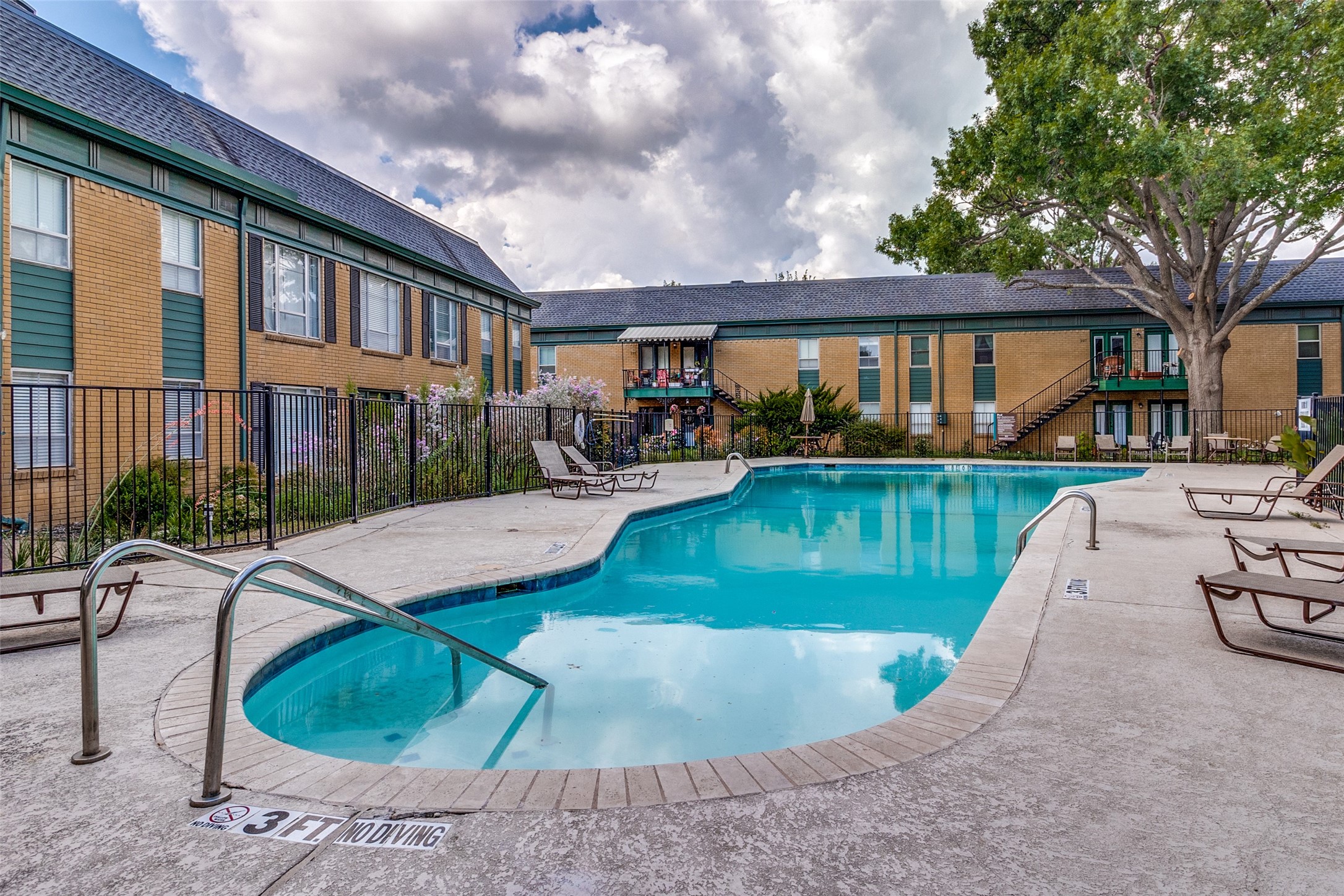 4811 Skillman Street 111