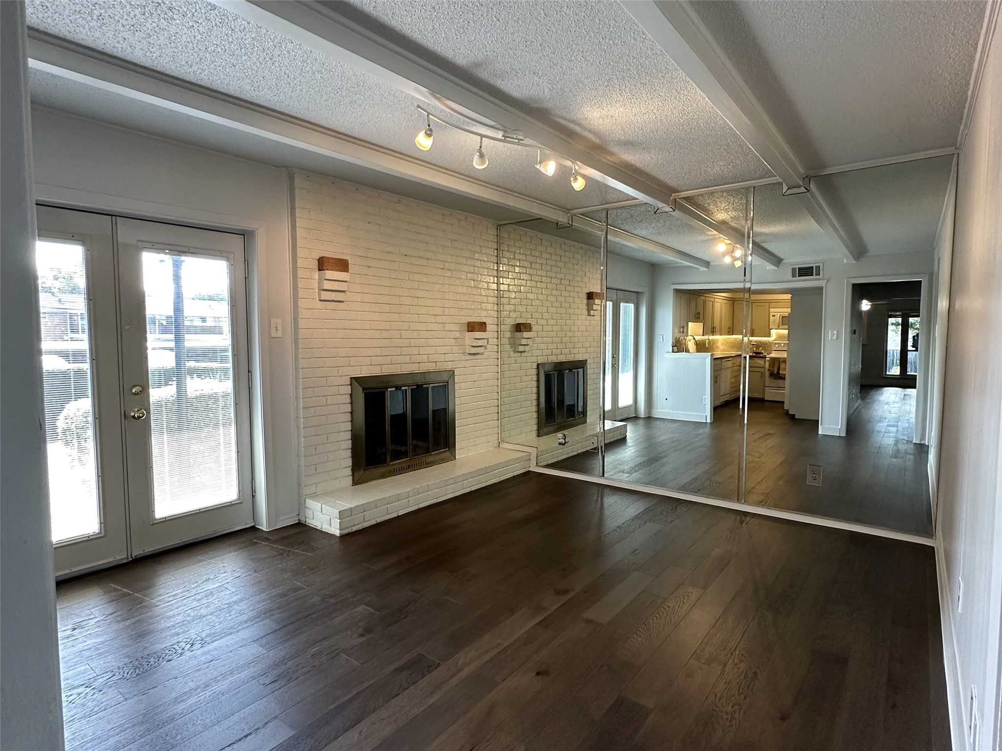 4811 Skillman Street 111