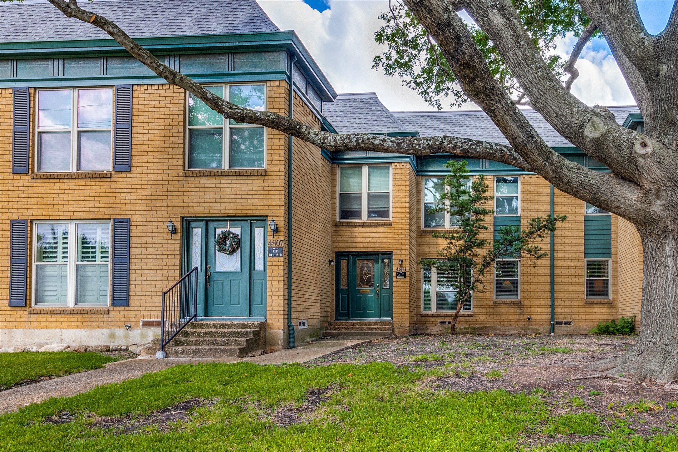 4811 Skillman Street 111