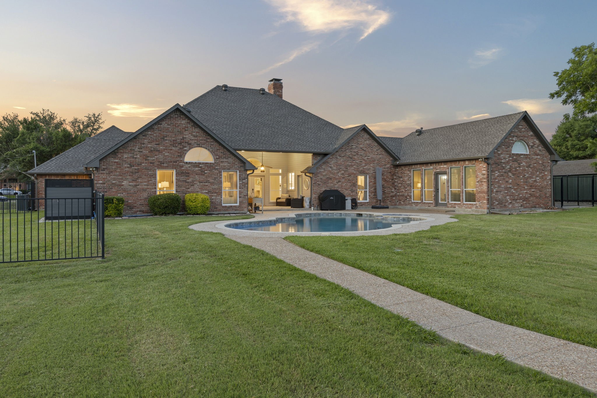 220 Sunray Lane