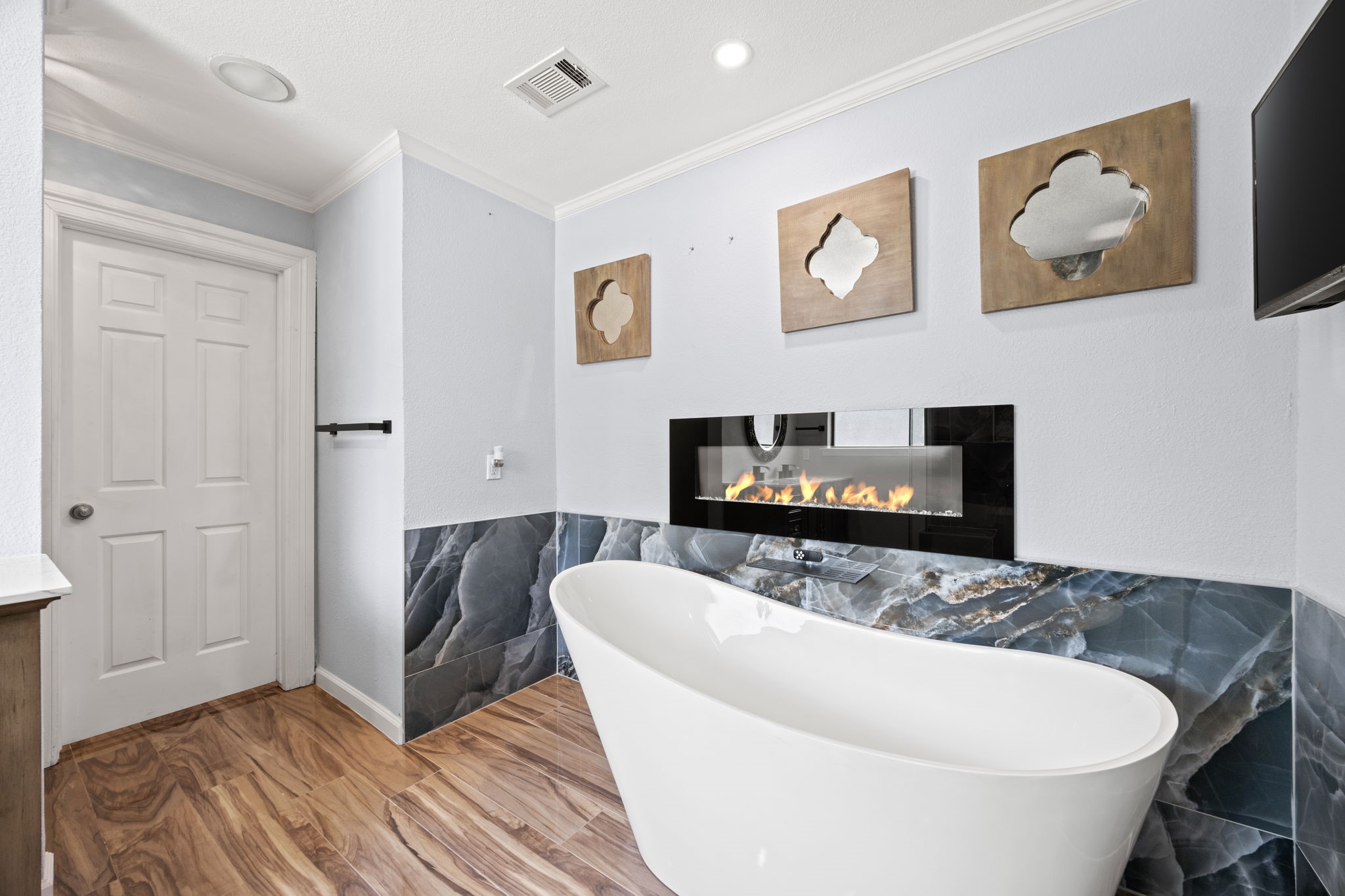 2307 Honeysuckle Drive