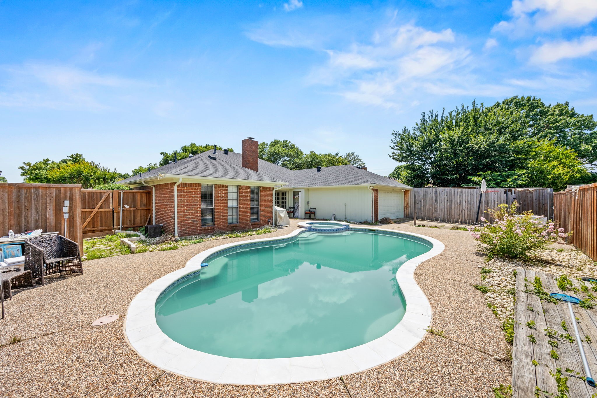 2307 Honeysuckle Drive