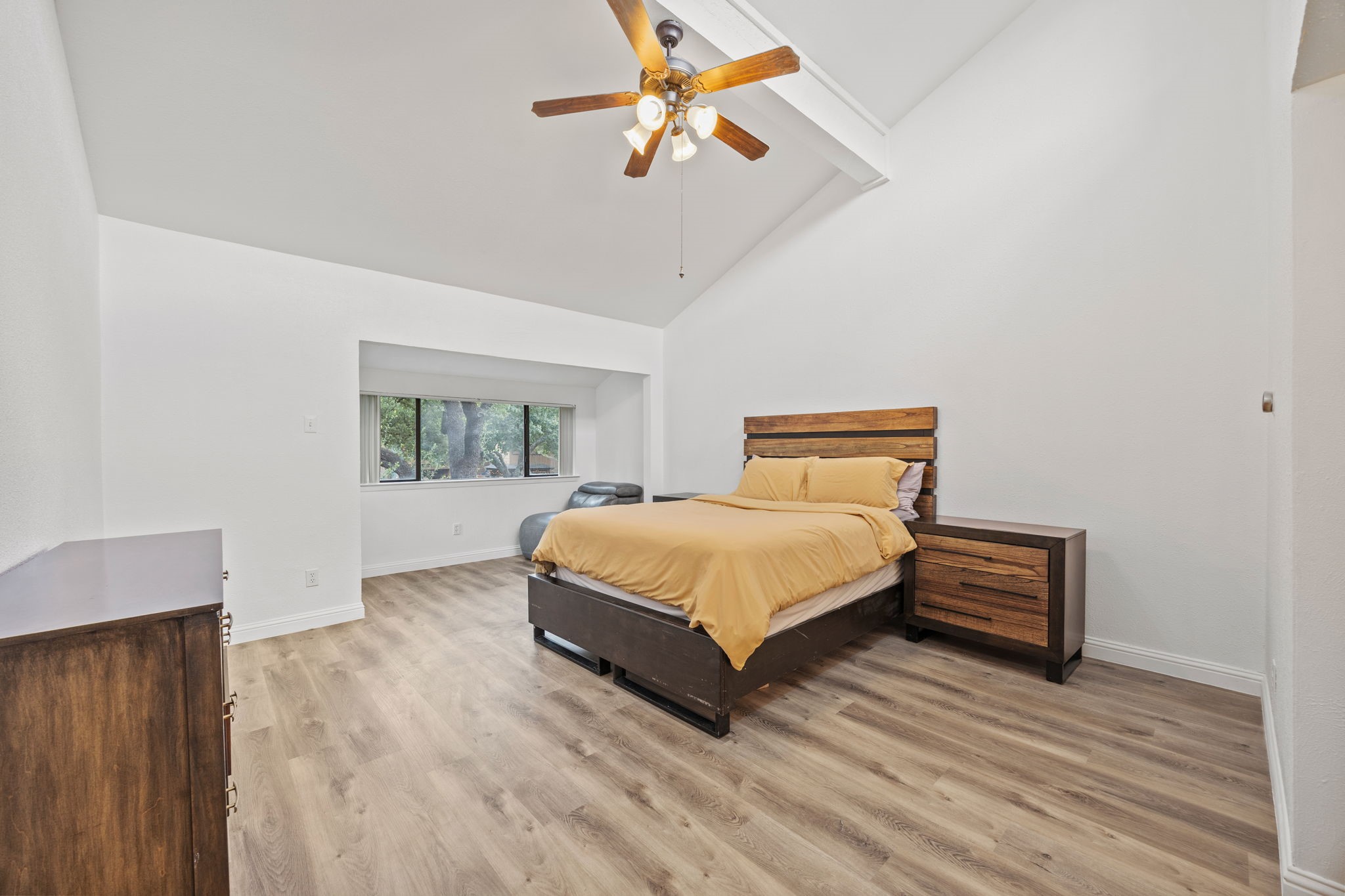 3101 Golden Oak