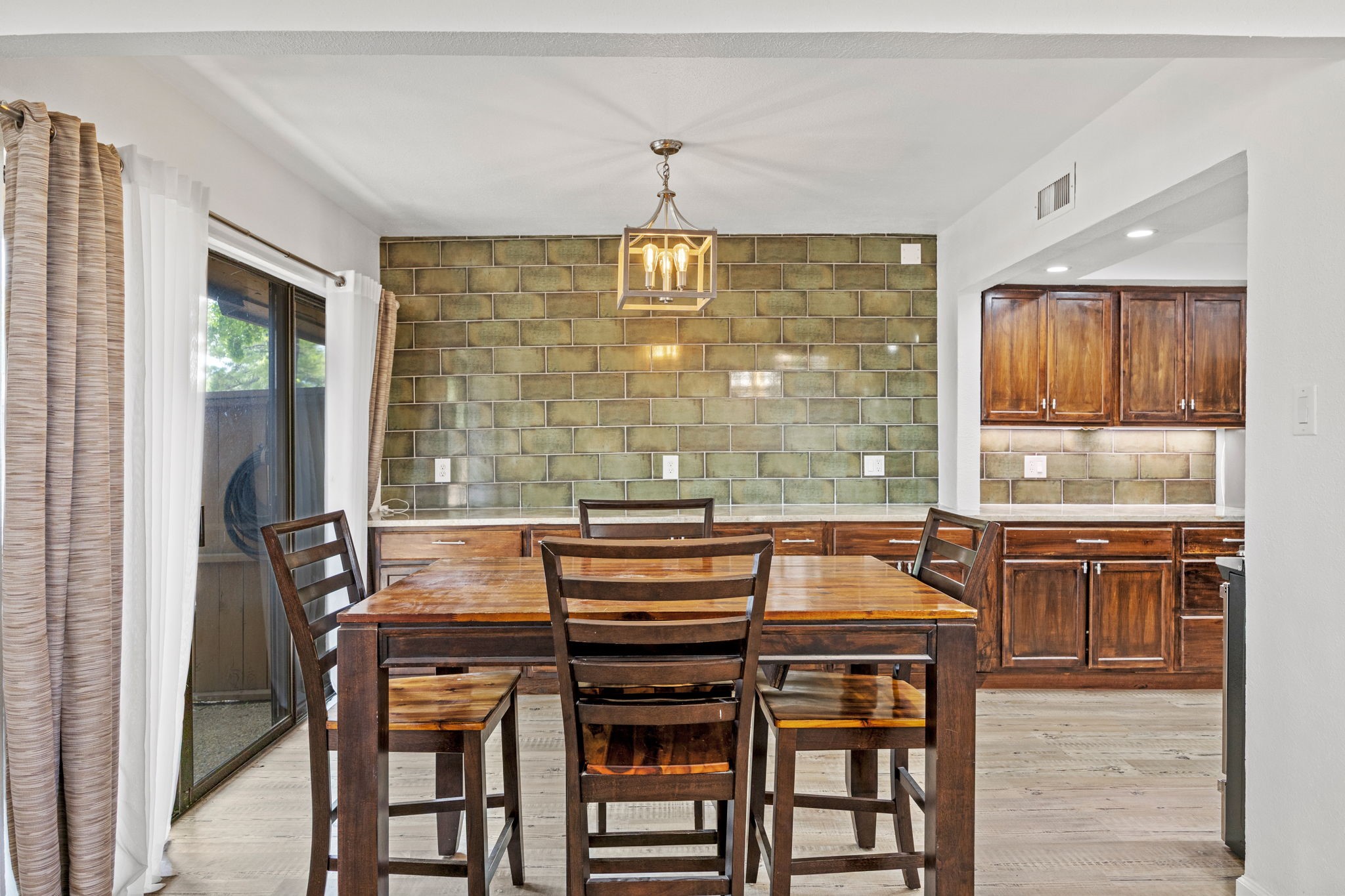 3101 Golden Oak