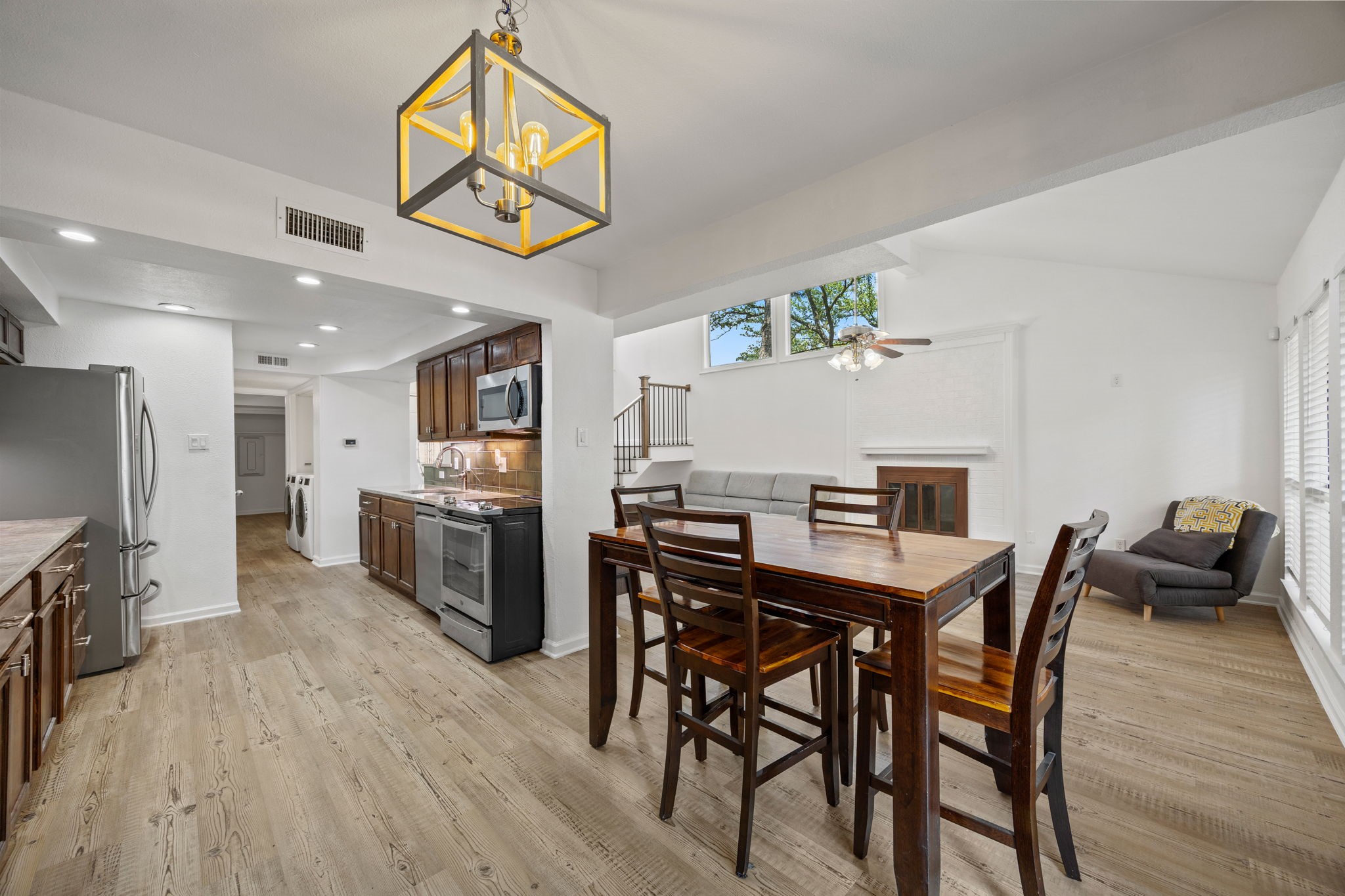 3101 Golden Oak