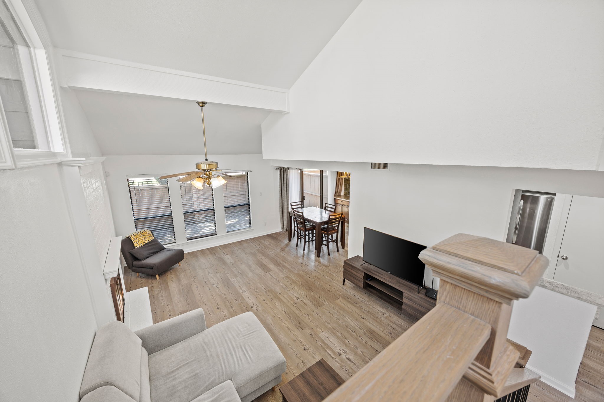 3101 Golden Oak