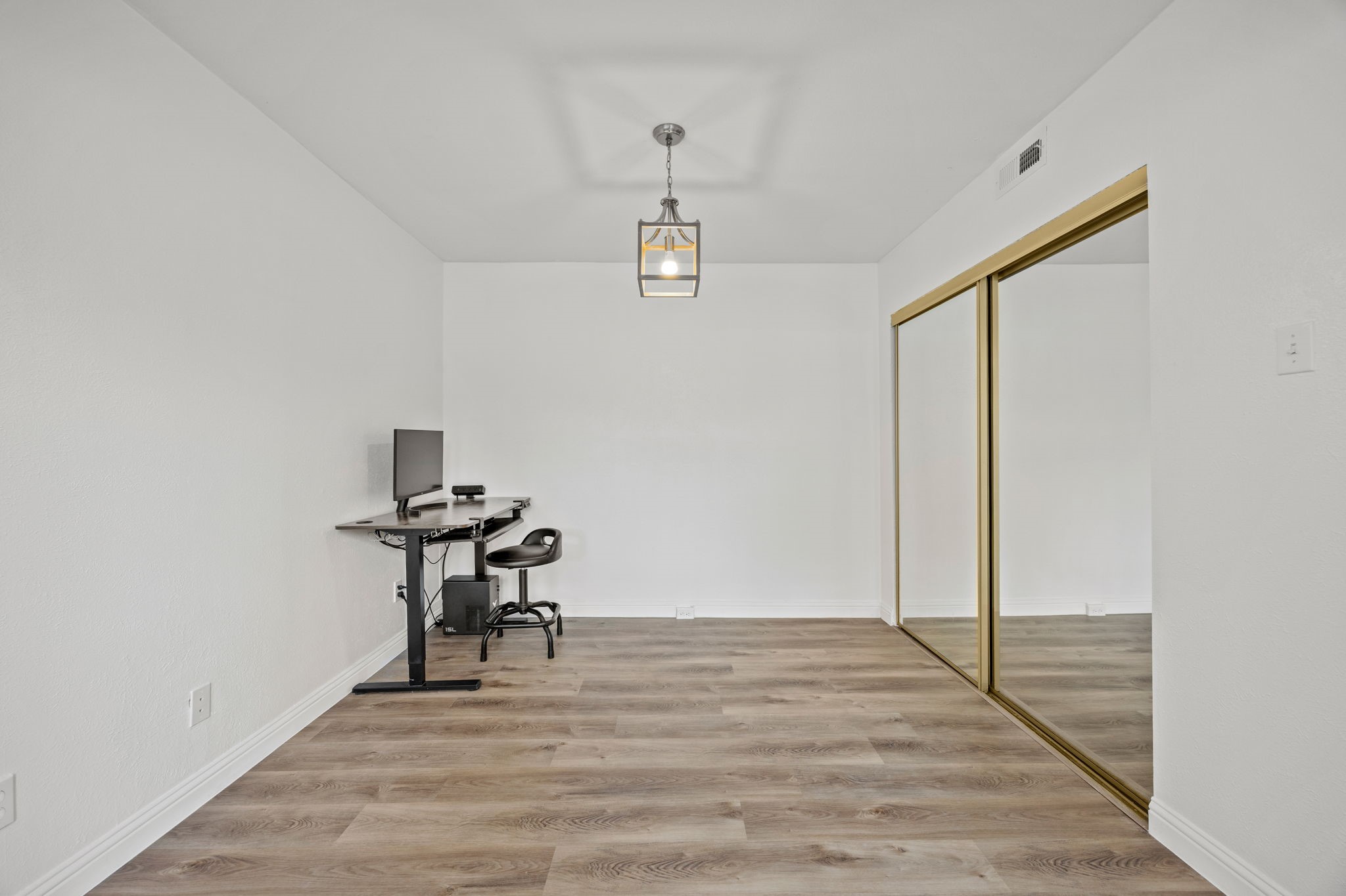 3101 Golden Oak